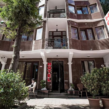 Hotel Dadiani Batumi Exterior photo