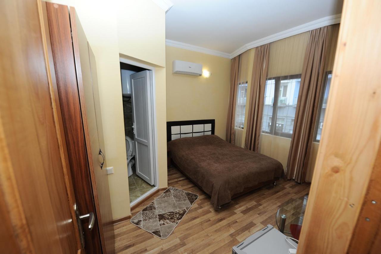 Hotel Dadiani Batumi Exterior photo